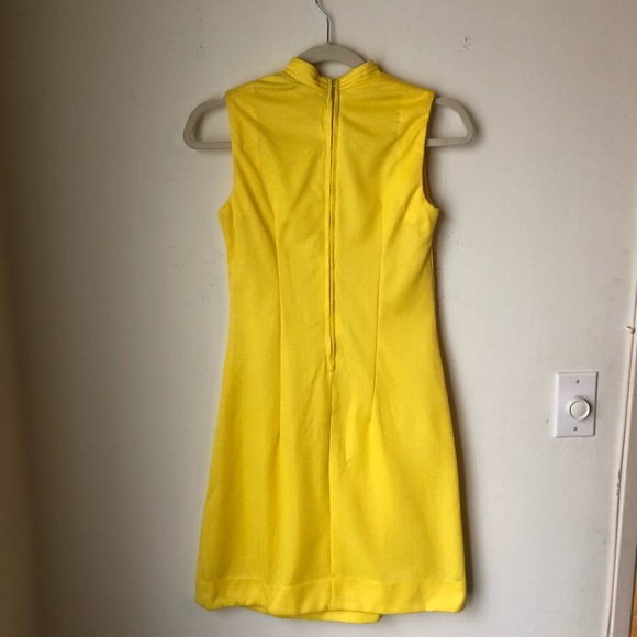Vintage 1960’s Mellow Yellow shift dress - Picture 3 of 5
